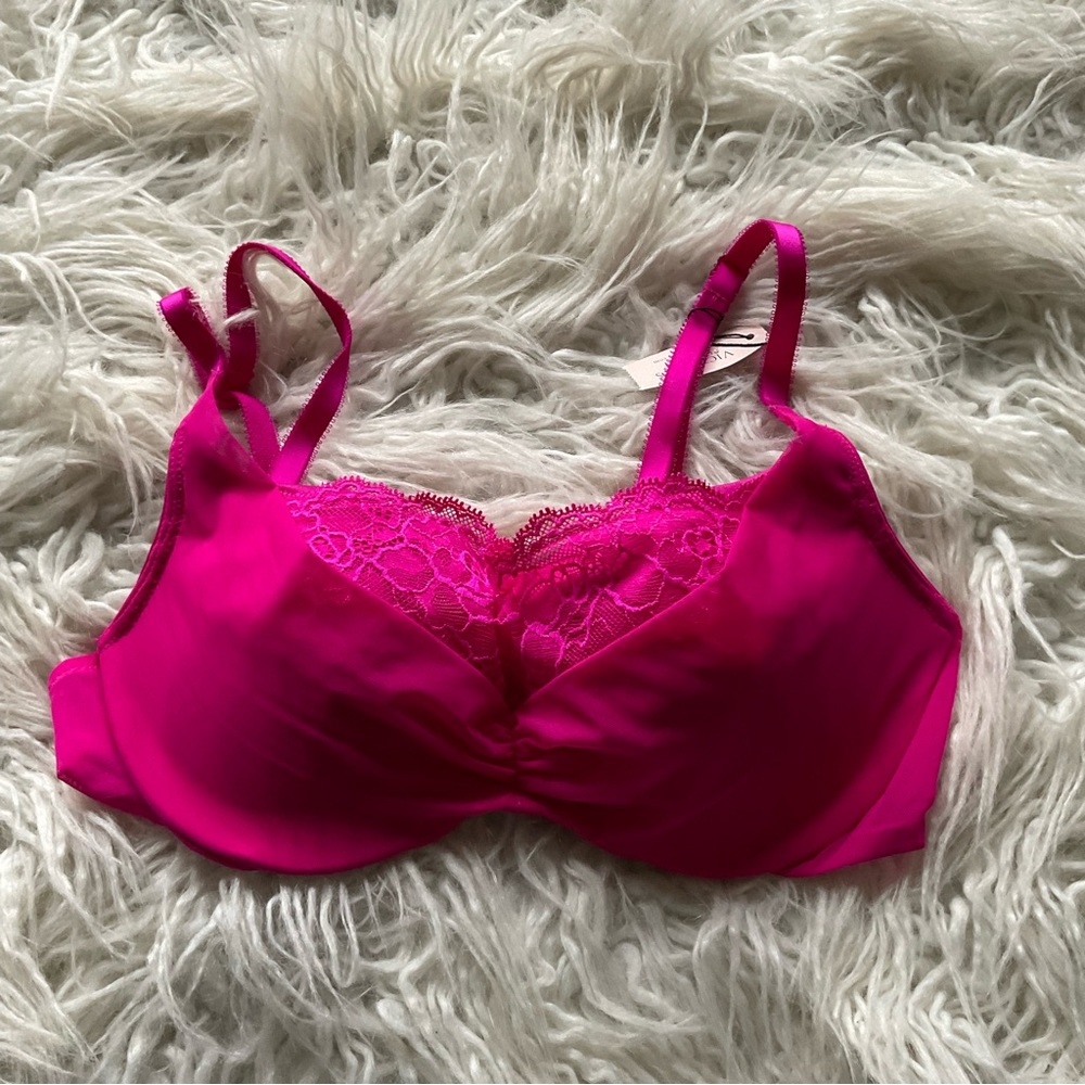 🆕Victoria’s Secret Lace‎ Crochet Bra